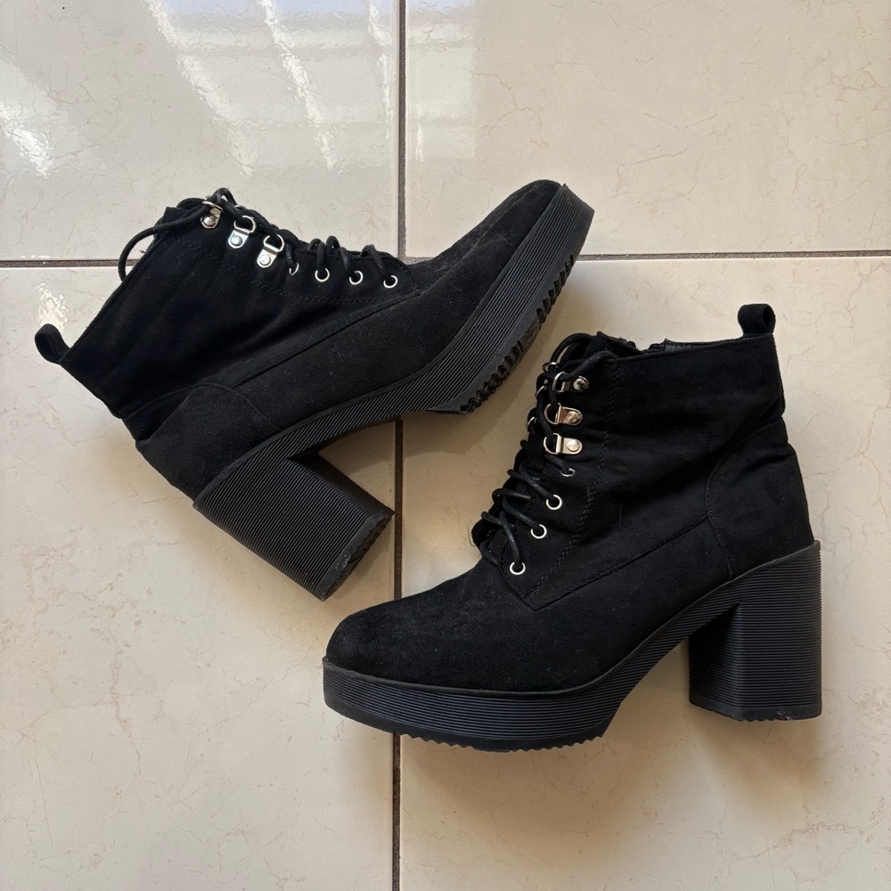 Nature Breeze Goldie 02 Black Chunky Heel Booties – Size 8